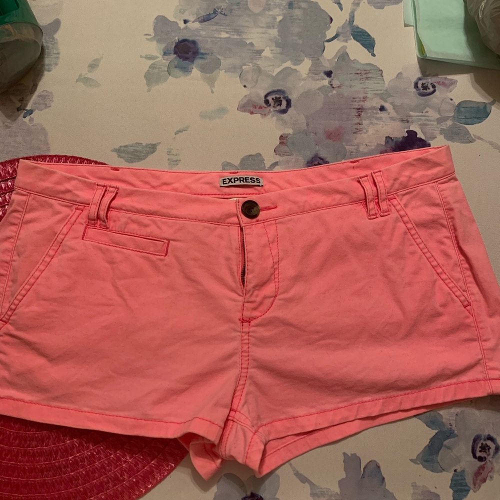 EXPRESS SHORTS